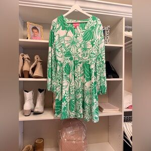 Lilly Pulitzer Green and Cream Patterned Top
